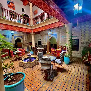 https://riad-chakir-mogador.essaouirahotels.net